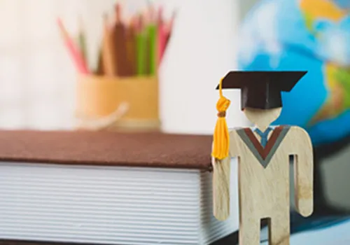 Find out why many Indian students are looking for overseas college admissions.